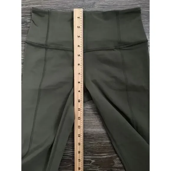 Lululemon Gather And Crow Crop Size 4 Green - Picture 3 of 8